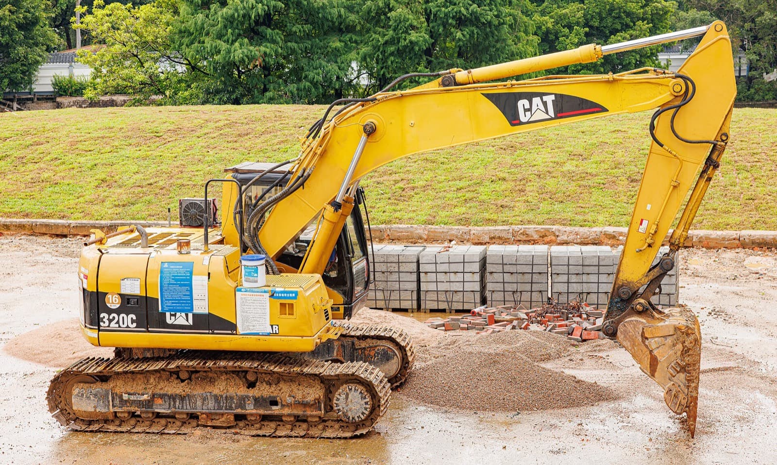Caterpillar 320C em operação
